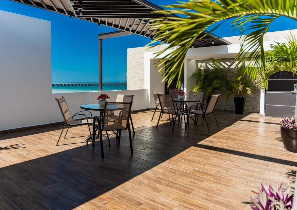 Terraza frente al mar en Hotel Domani Suites, Progreso